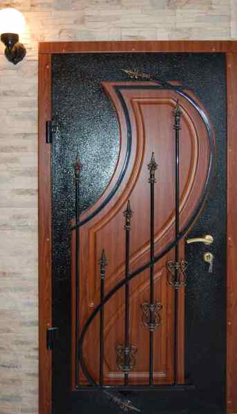 what kind of paint to use for exterior metal door