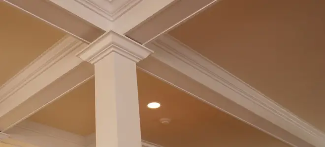 What Kind of Paint to Use on Crown Molding